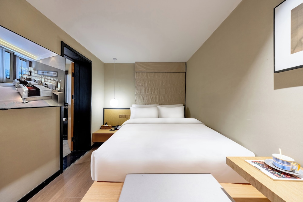 Economy, Queen Bed, No Window، Beijing Aaliyah Wang Fu Jing Forbodden City Boutique Hotel 3/5