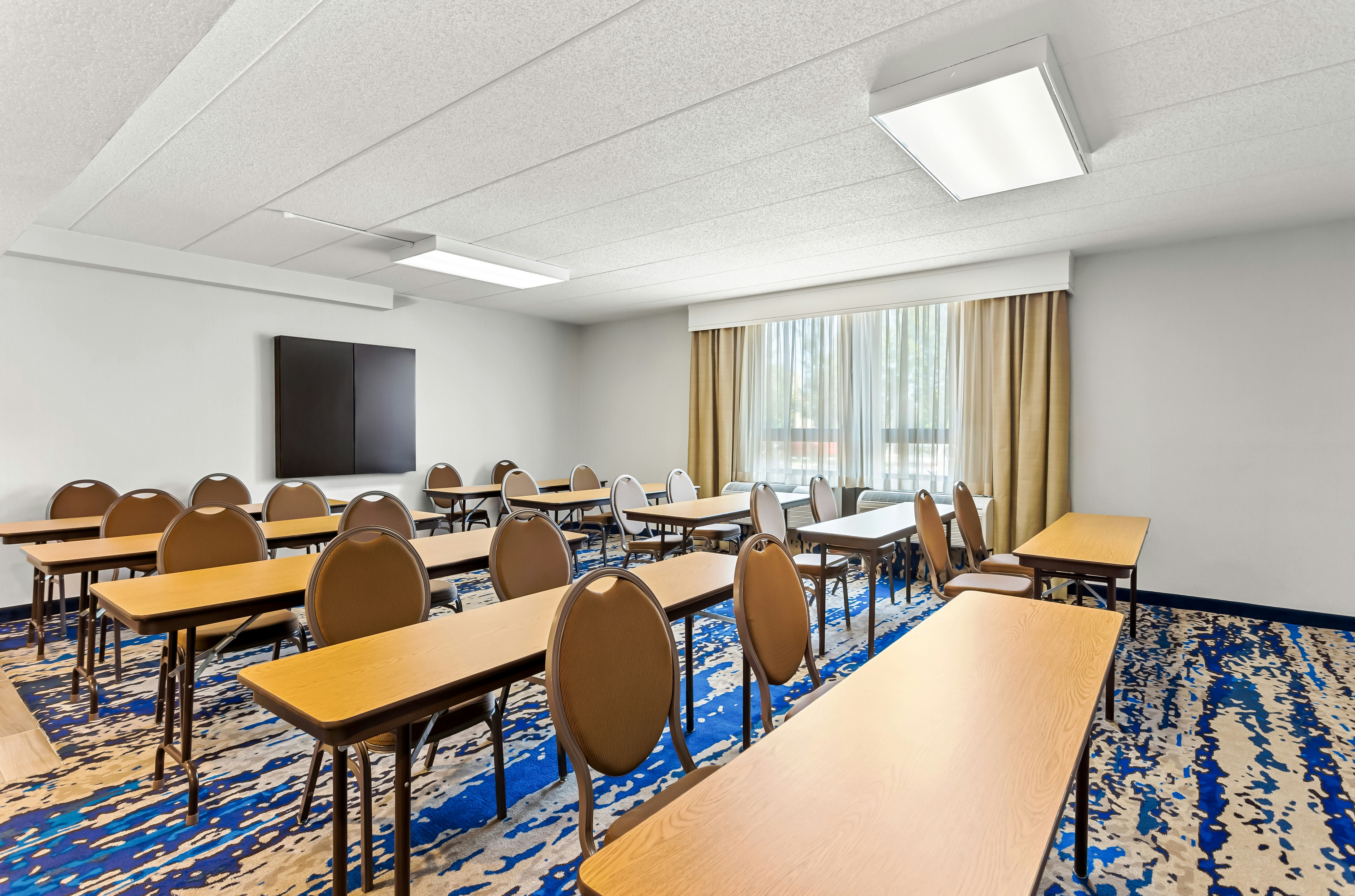 Hampton Inn Naperville 41/52