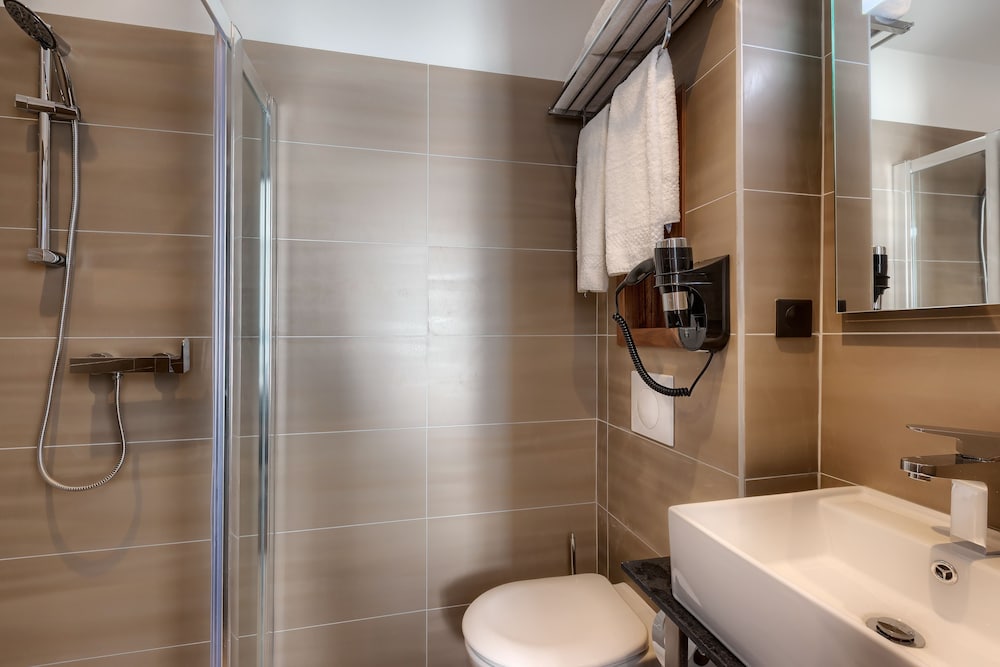 Hotel Le Trente Batignolles 46/48