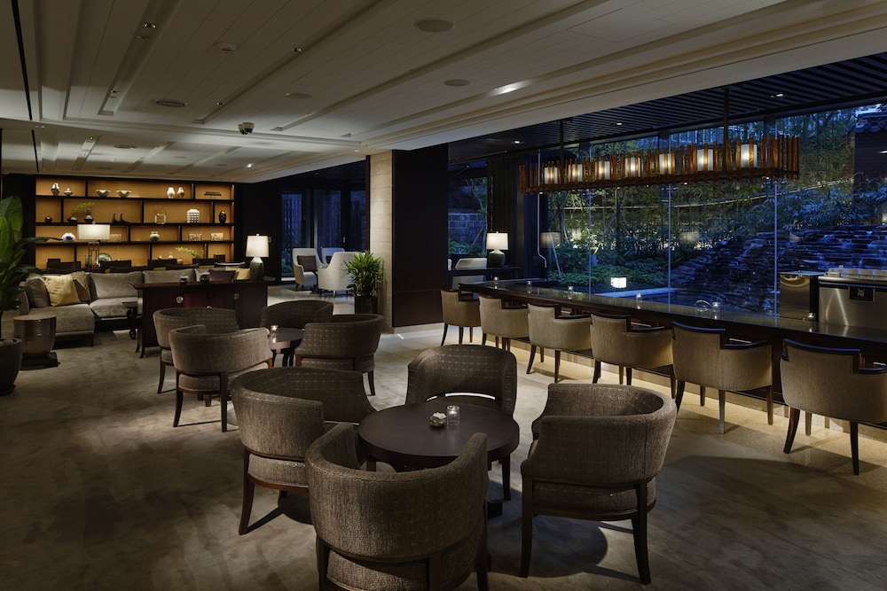 Royal Hotel Seoul Myeongdong 33/34