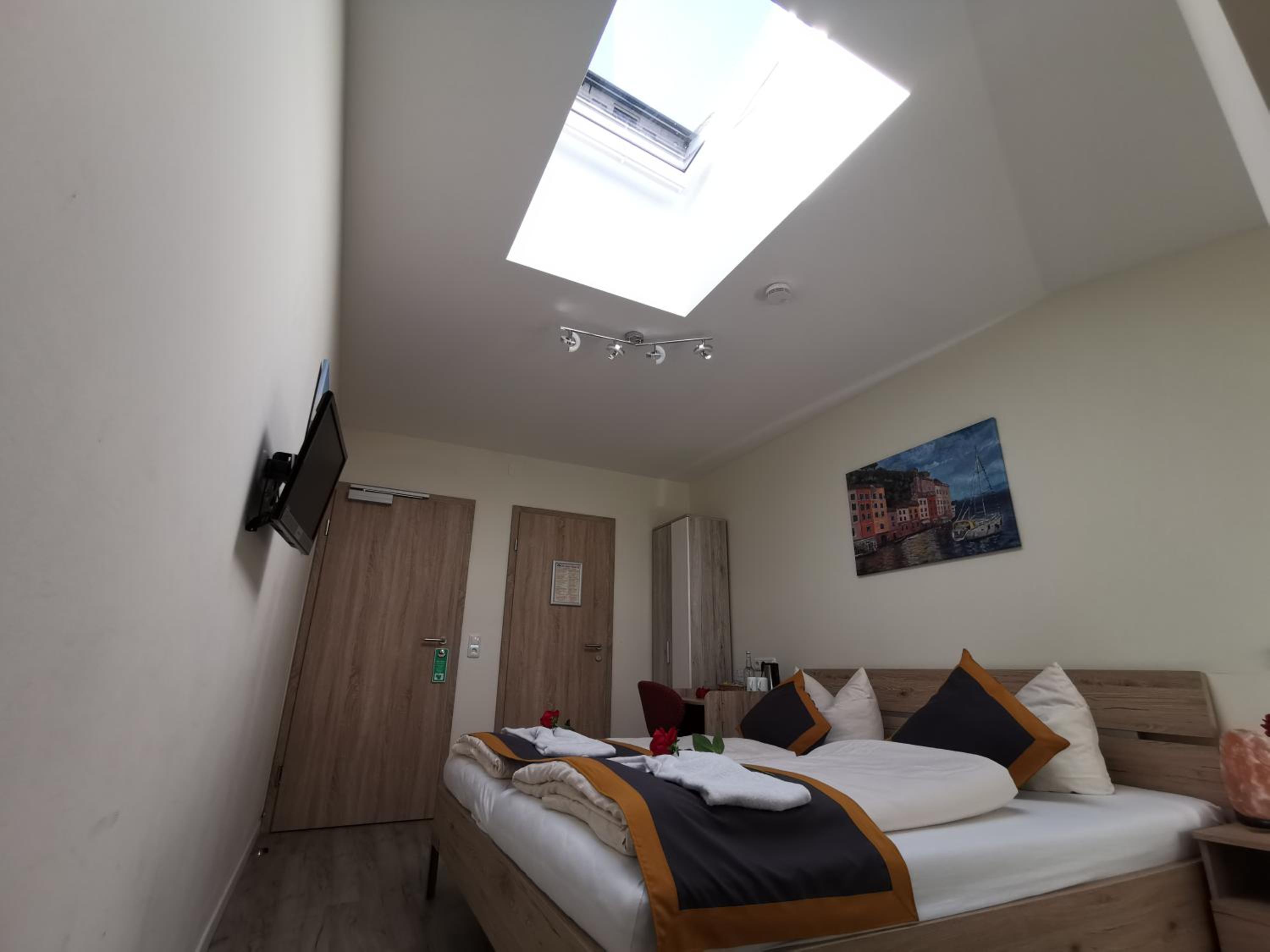 Standard, Double Bed