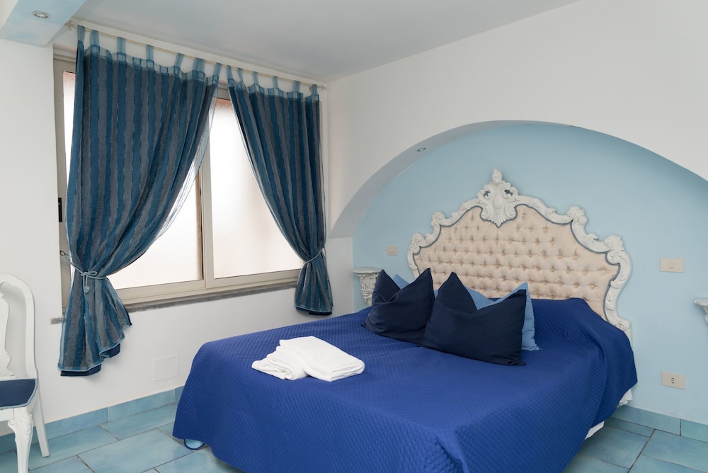 Villa Neptunus Ischia(Formerly Villa Pitti)، Forio 18/56