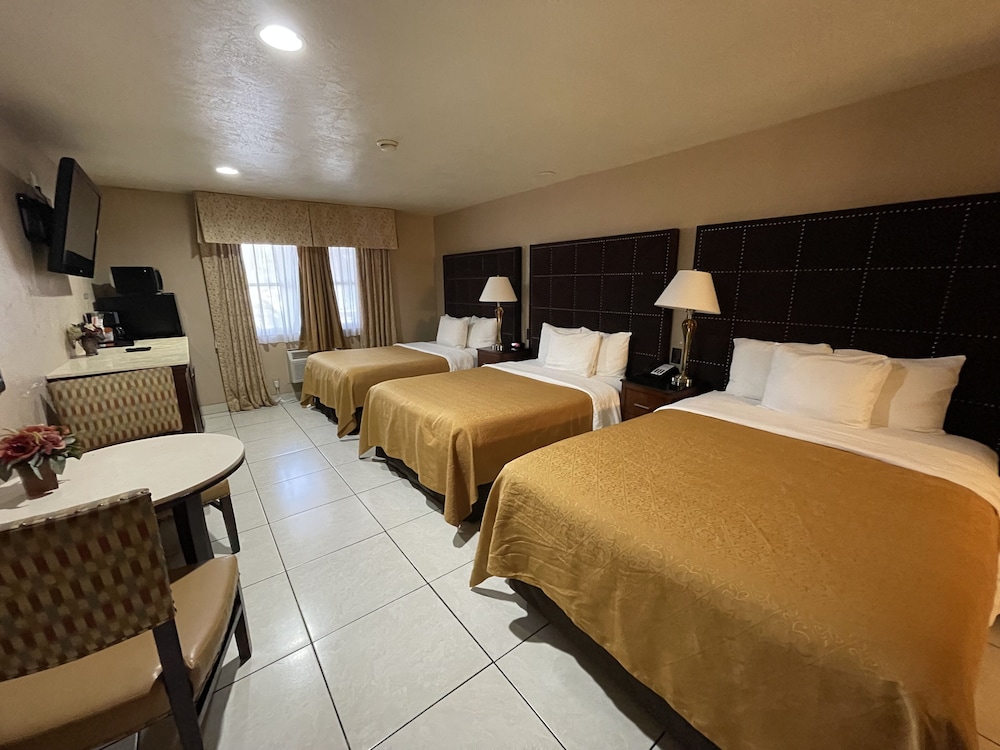 Quality Inn Suites Near the Border 20/67