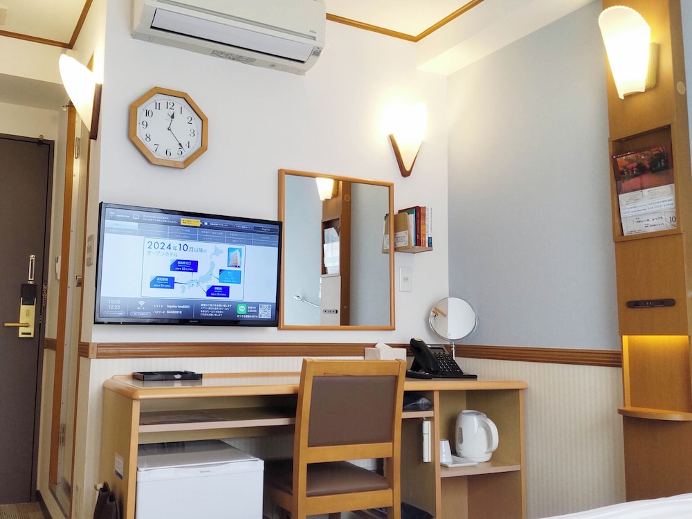 Toyoko Inn Tsuruga Ekimae 55/57