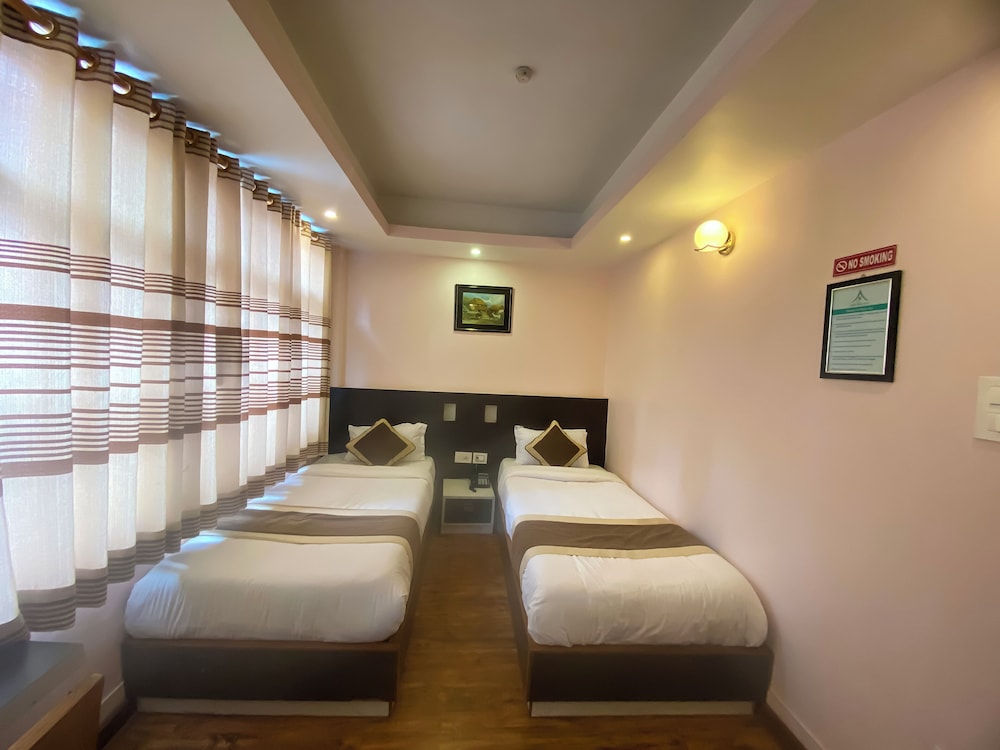 Lemon Tree Hotel 24/44