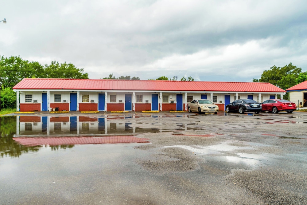 Budget Inn By OYO Palestine TX Hwy 79