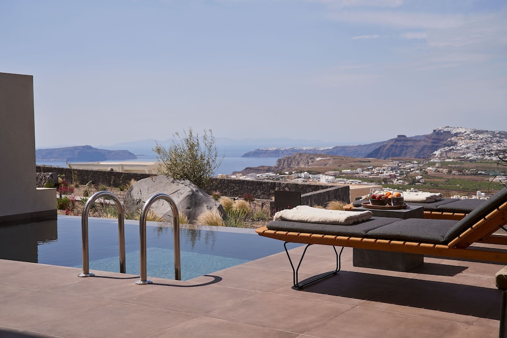 Apikia Santorini Suites - Adults Only 82/85