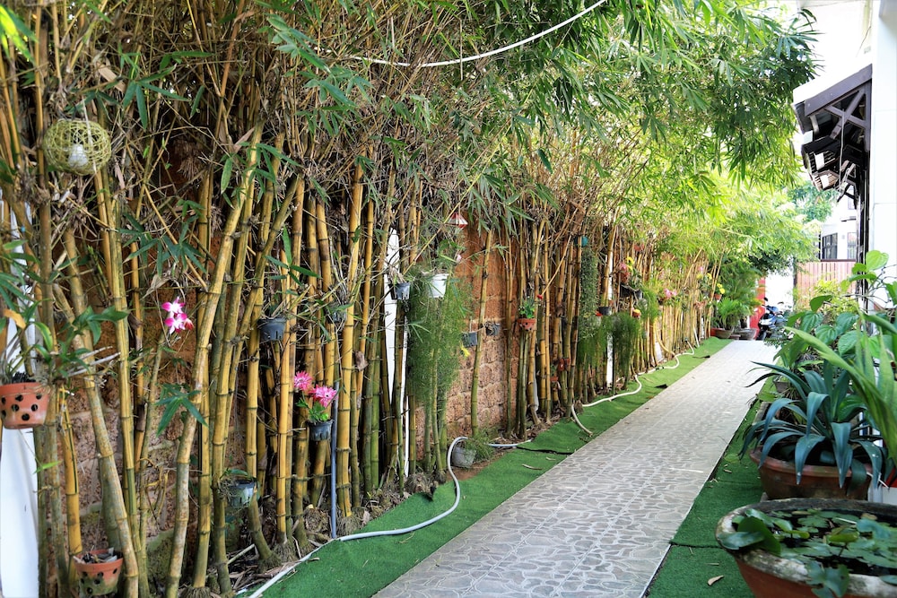 Red House Homestay 67/70