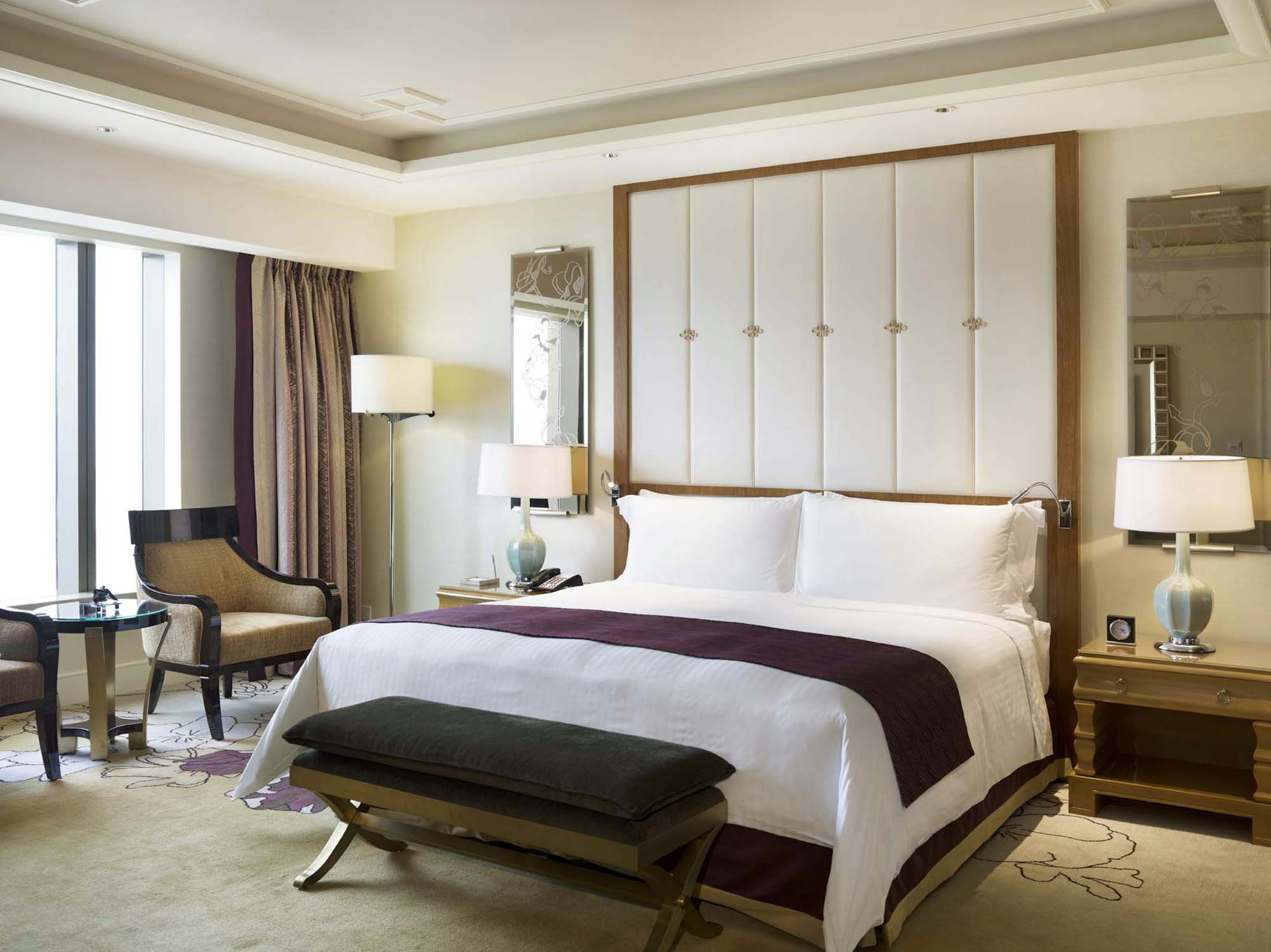 PREMIER, SUITE, KING BED