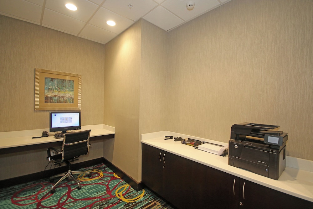 Holiday Inn Express And Suites Charlotte North 36/49