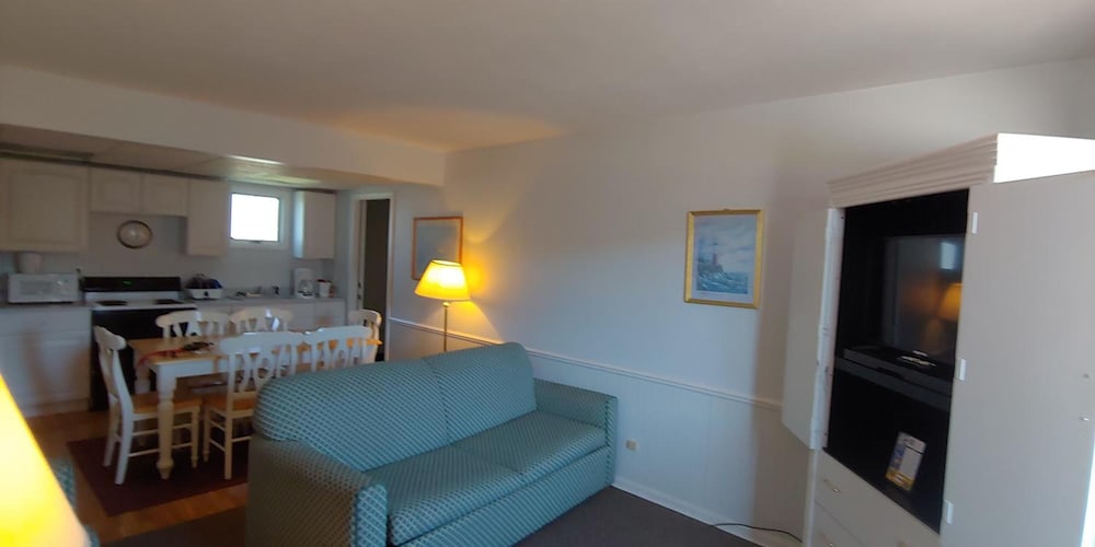 Sunrise Beach Motel 29/47