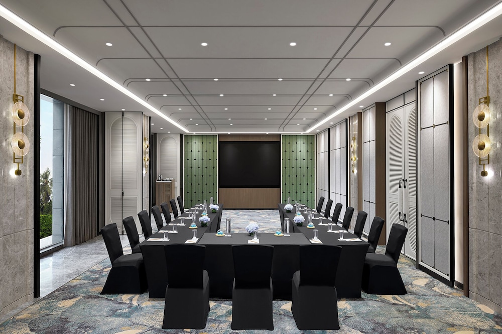 Radisson Mumbai Goregaon 70/75