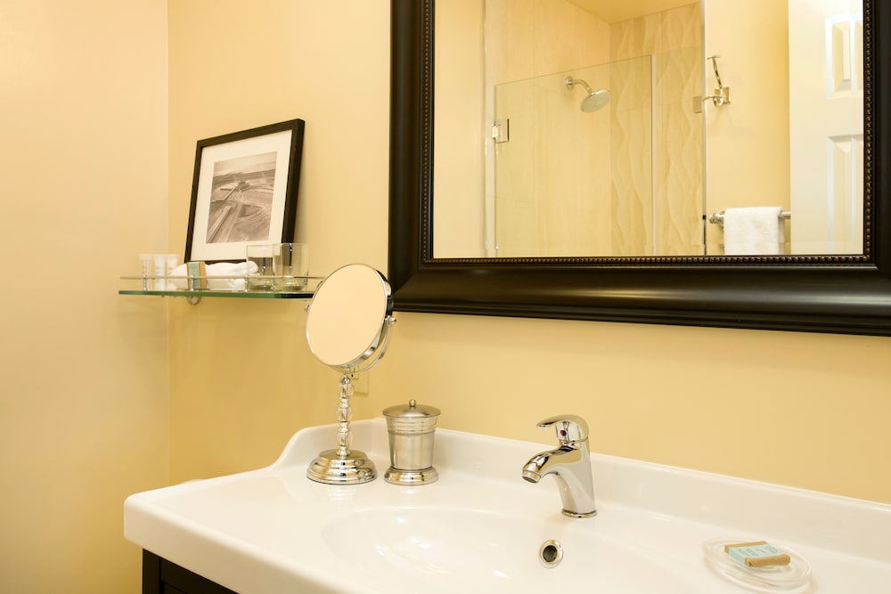 غرفة تقليدية بسرير كوين، The Dylan Hotel At Sfo 3/4