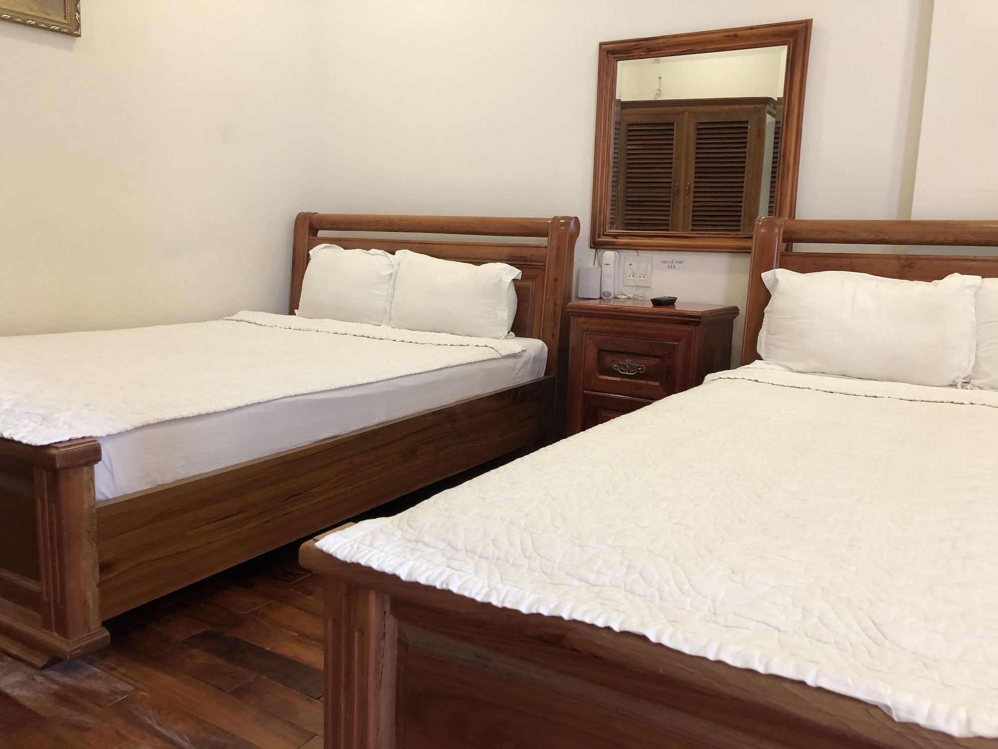 ROOM, QUADRUPLE