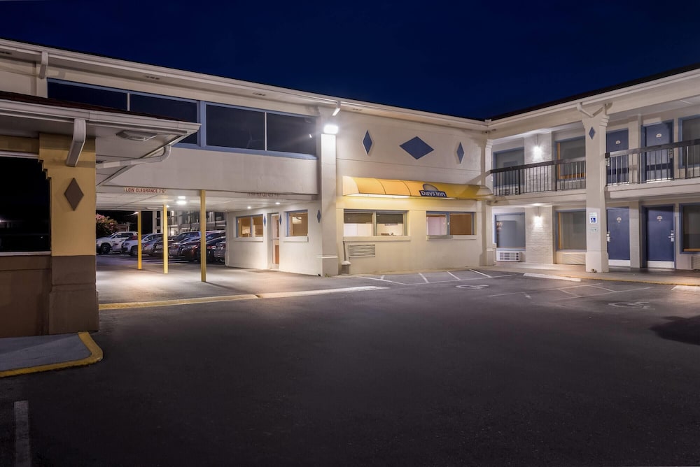 Days Inn By Wyndham Jacksonville Nc 2/68