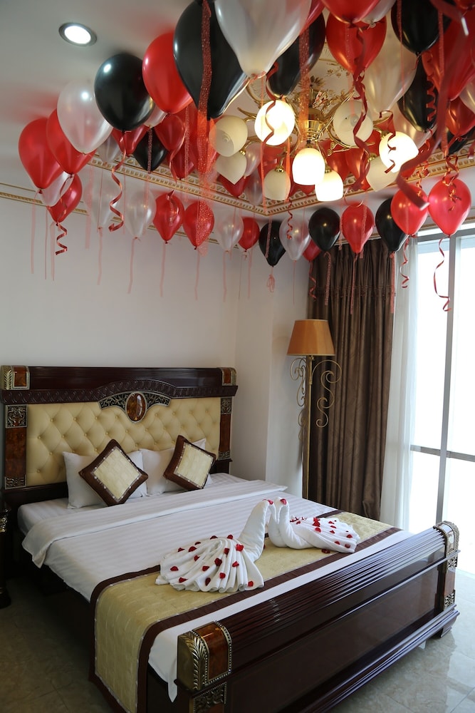 Happy Land Hotel 59/69
