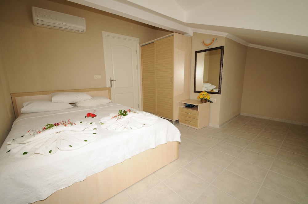 Pegasus Hotel & Villa 28/50