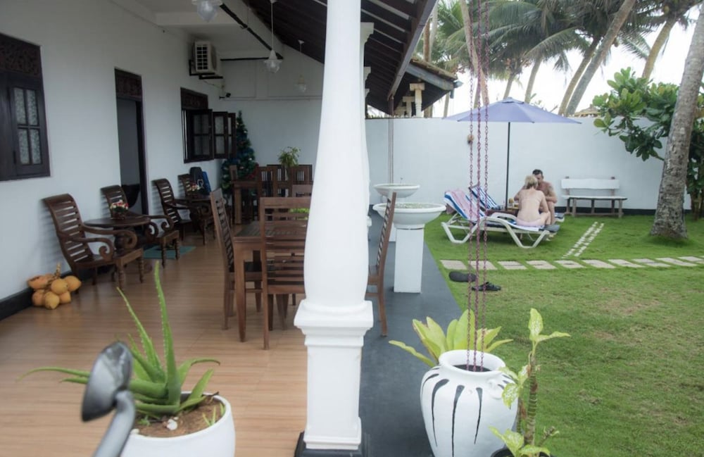 Ashens Beach House 33/50