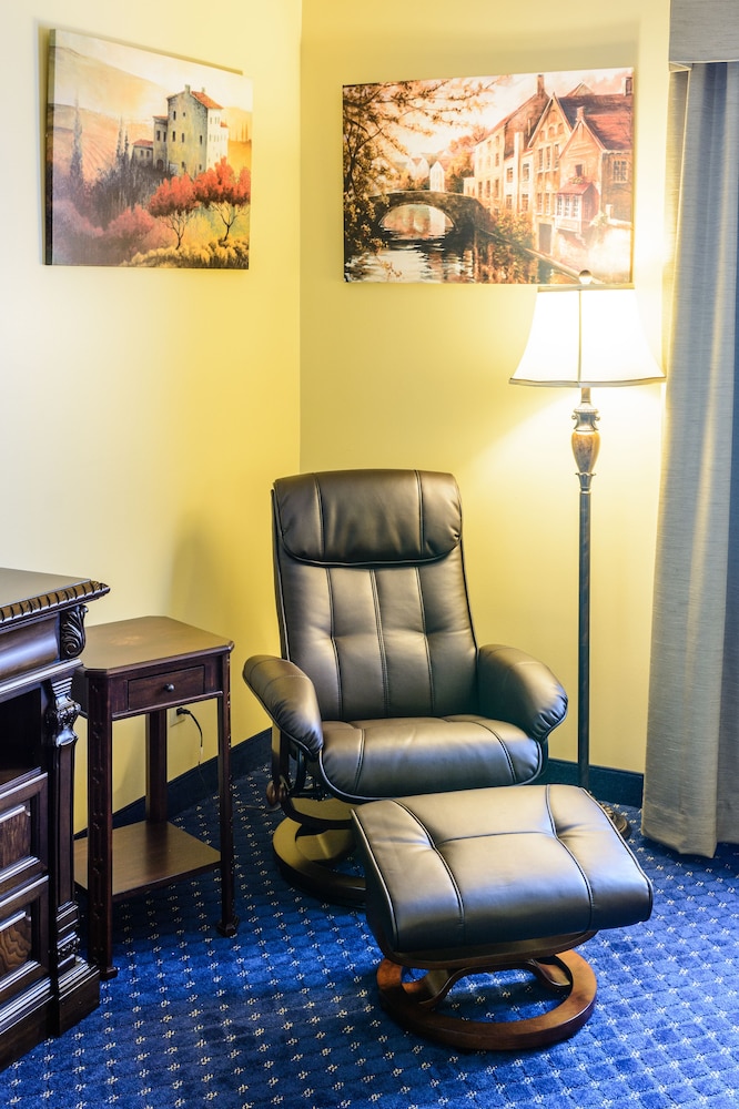 Asbury Inn and Suites 38/66
