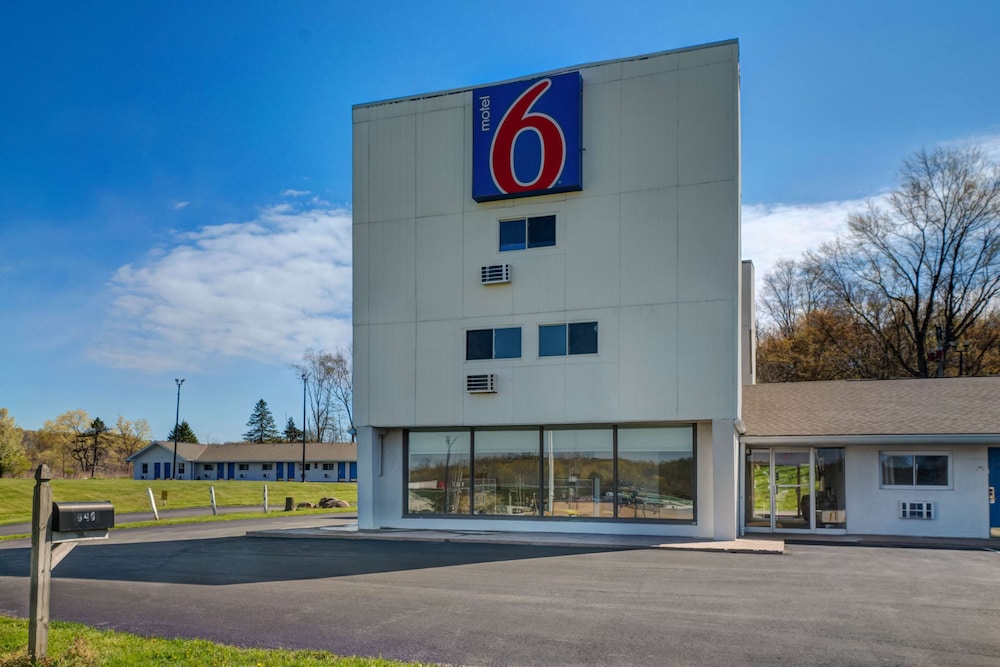 Motel6 Bellville, OH - Mid-Ohio 39/49