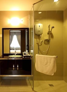 Country Hotel 43/44
