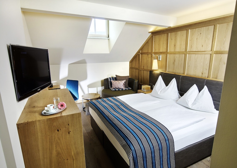 Feversham Arms Hotel Verbena Spa 19/75