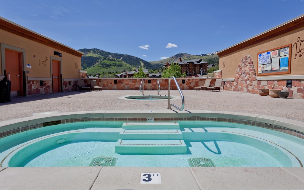 Sundial Lodge by All Seasons Resort Lodging 22/50