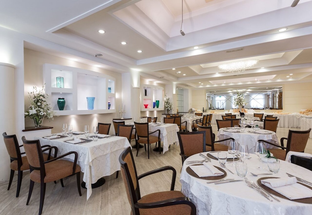 Hotel Lunariccione 28/36