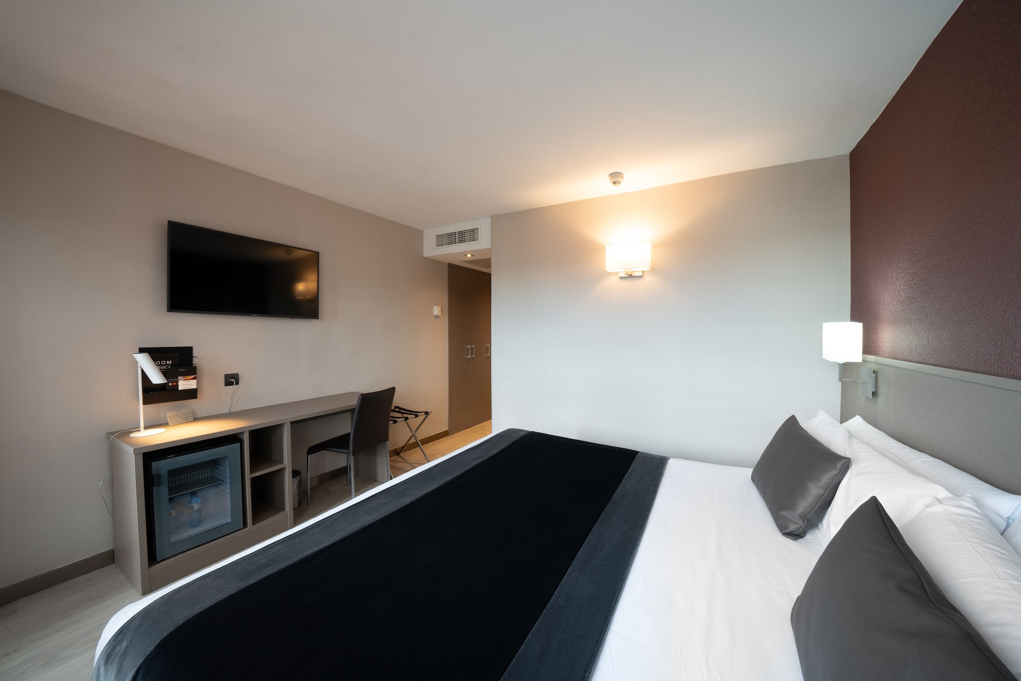 ROOM, DOUBLE OR TWIN BED, TERRACE