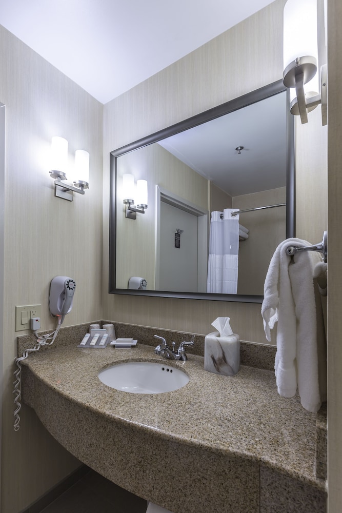Hilton Garden Inn Fairfield 17/80