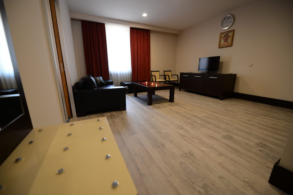 ARSAN OTEL 24/37