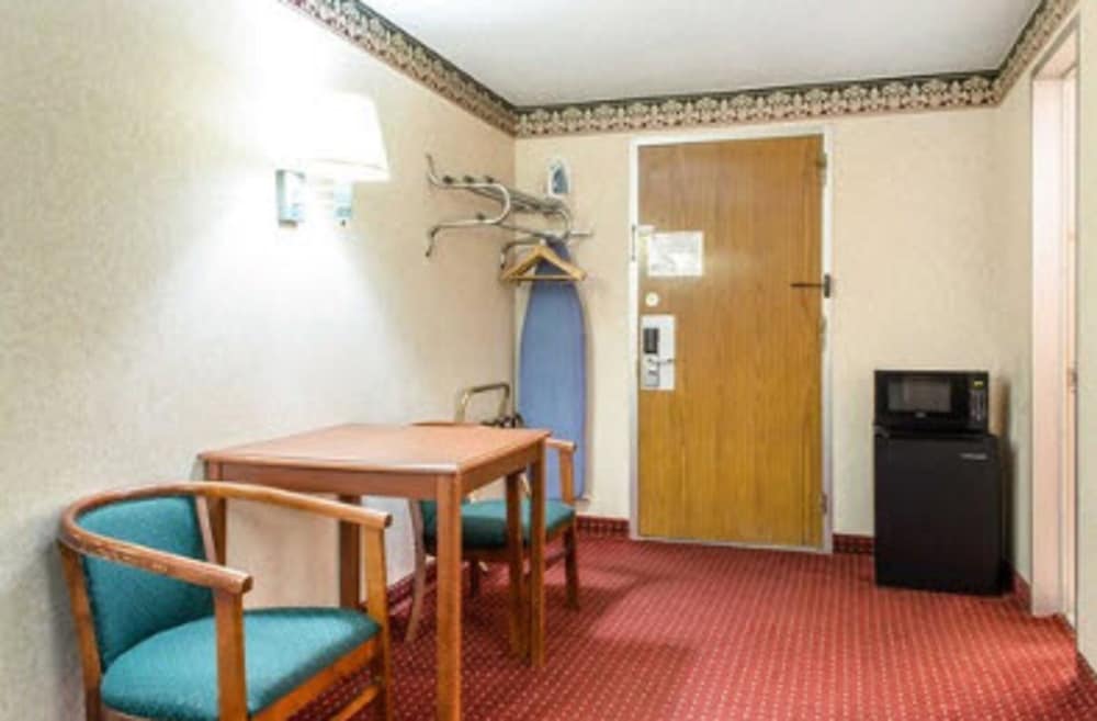 Inn at York 33/40