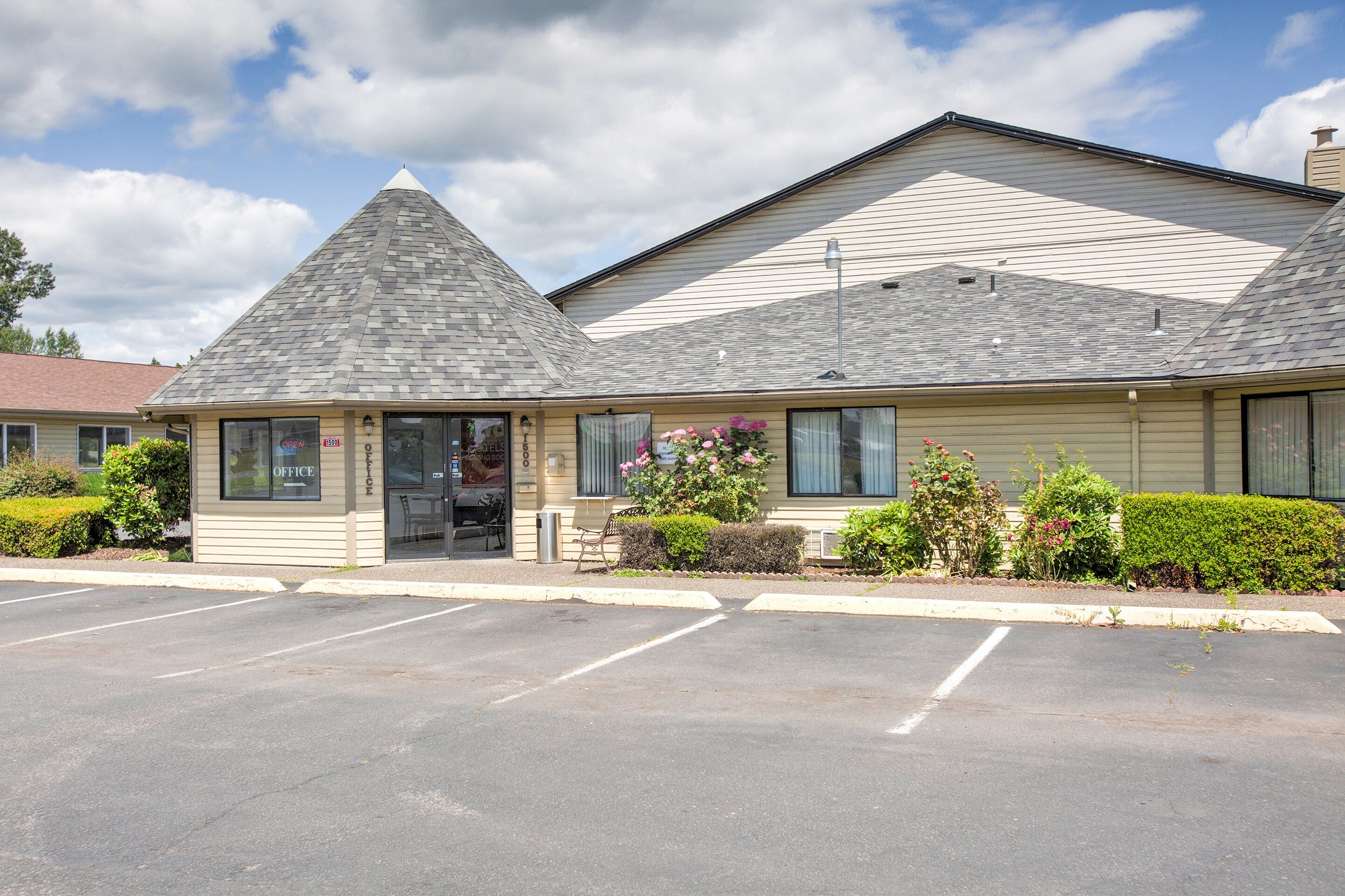 Woodland Hotel and Suites 3/13