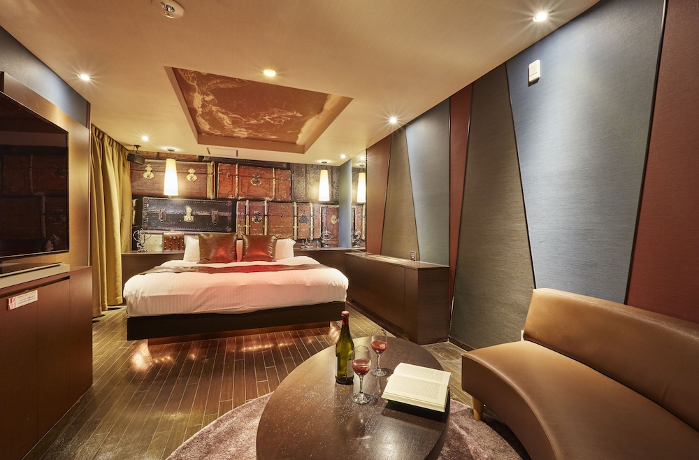 Hotel Love 17/50