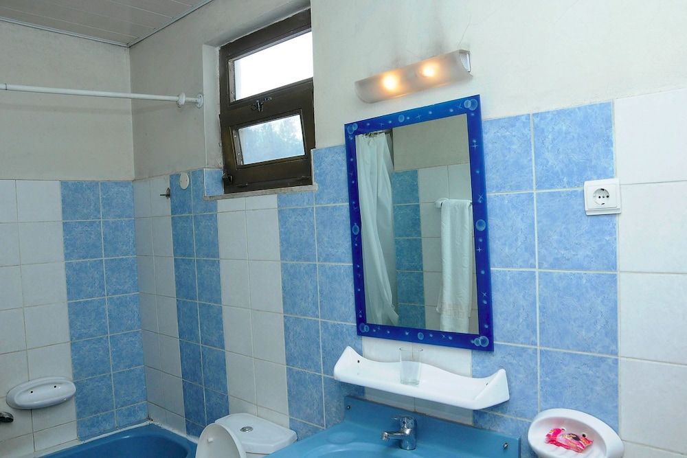Yeka Guest House 30/36