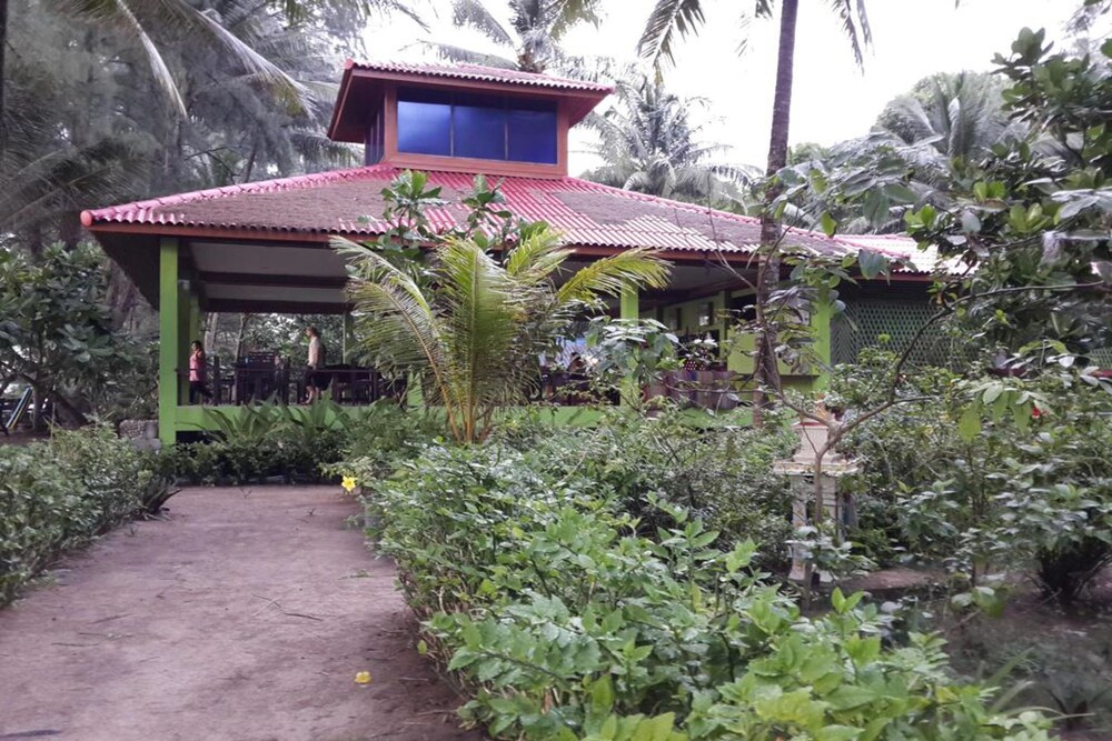 Phayam Coconut Beach Resort 48/50