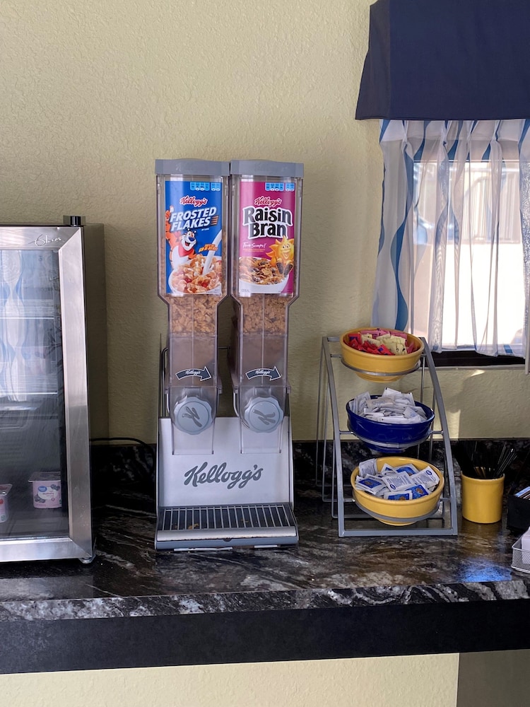 Days Inn By Wyndham Lake City I-10 20/35