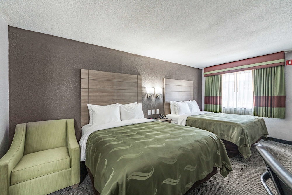 Quality Inn I-10 East near Frost Bank Center 14/42