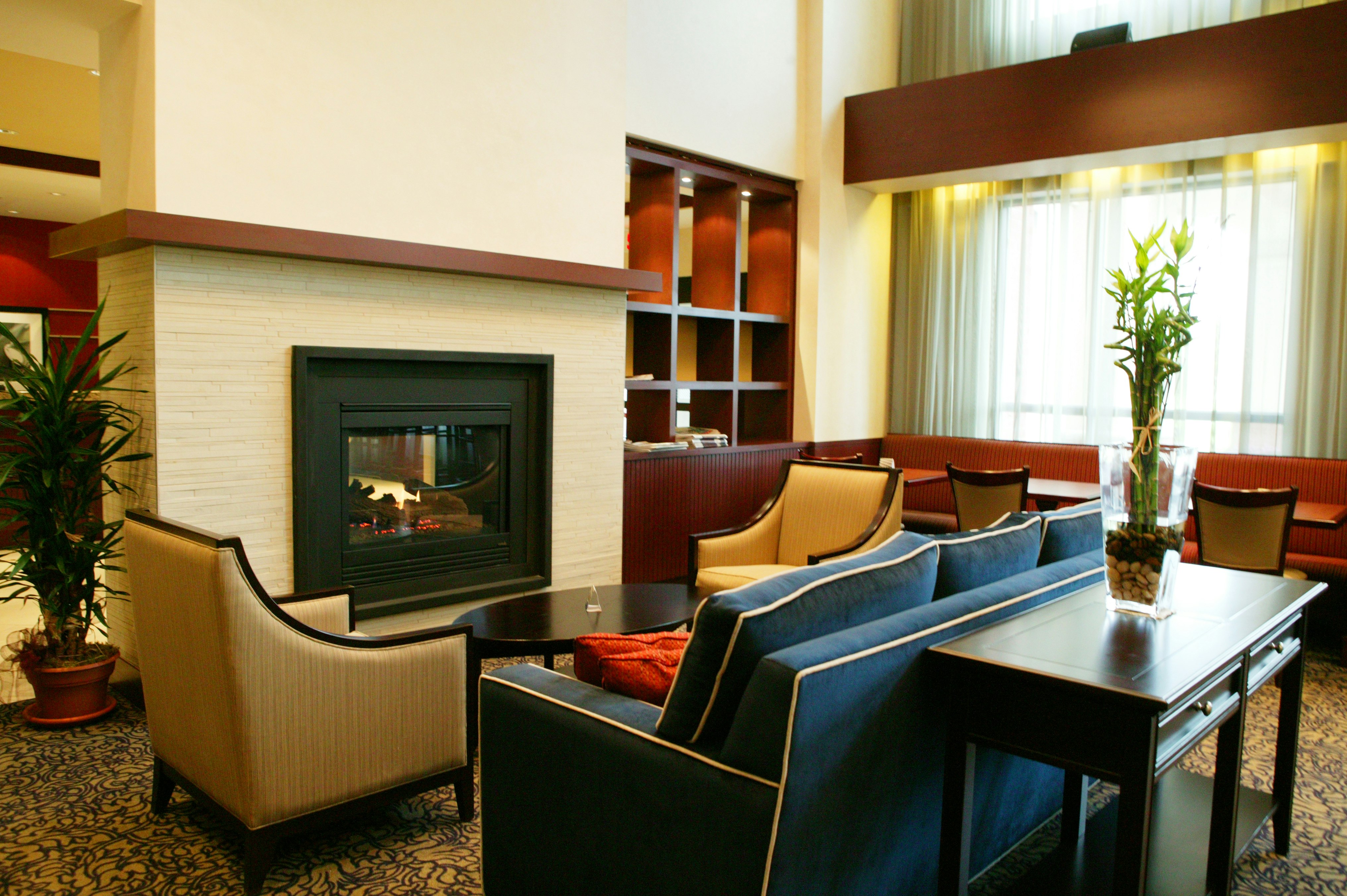 Hampton Inn and Suites by Hilton Laval 50/71