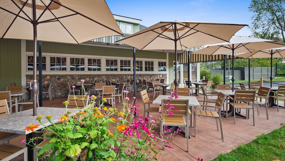 Best Western Plus Windjammer Inn & Conference Center 40/46