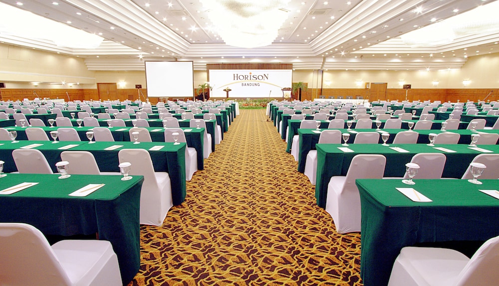 HORISON BANDUNG HOTEL 38/50