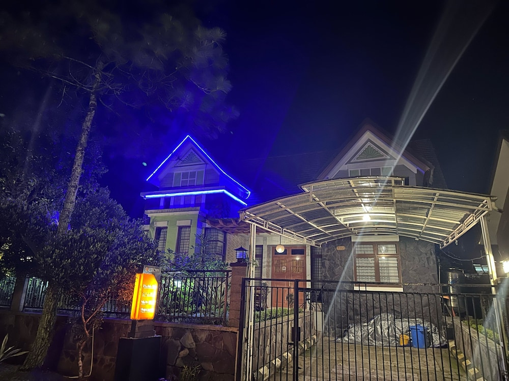 Eton Asia Kota Bunga Villas 3/48