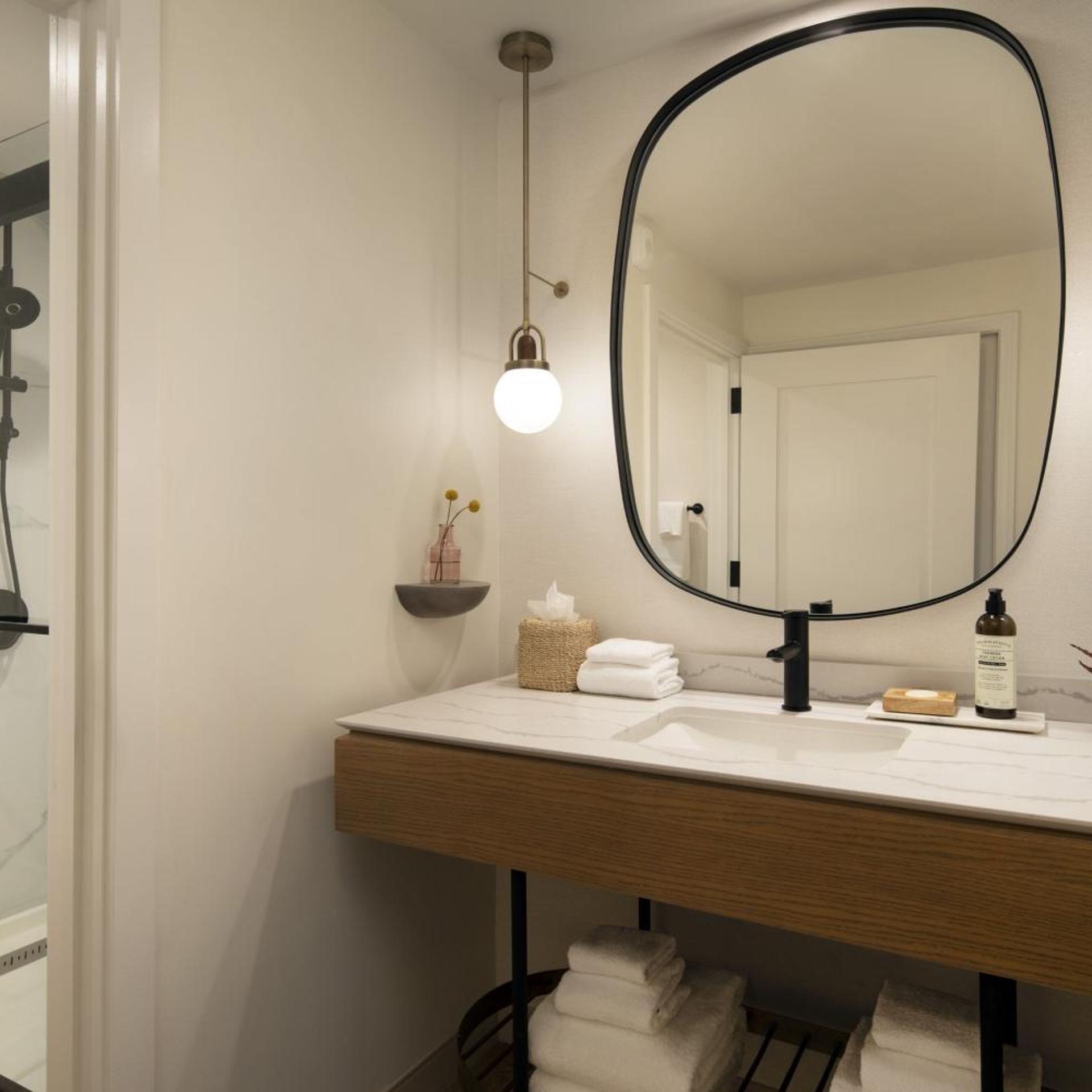 1 Bedroom, Garden, Suite, King Bed, Sofa, The Steward, Santa Barbara, a Tribute Portfolio Hotel 4/4