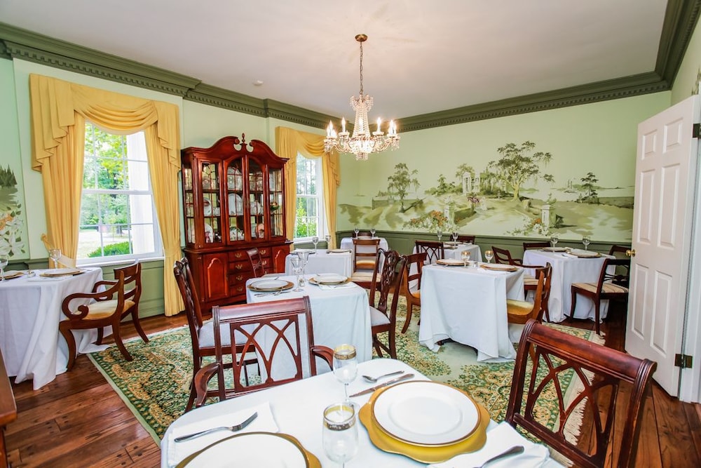The Virginia Cliffe Inn 31/50