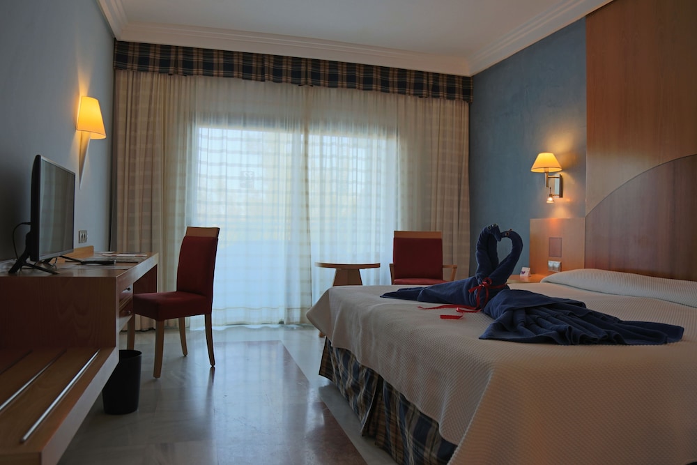 R2 Hotel Pajara Beach 16/48