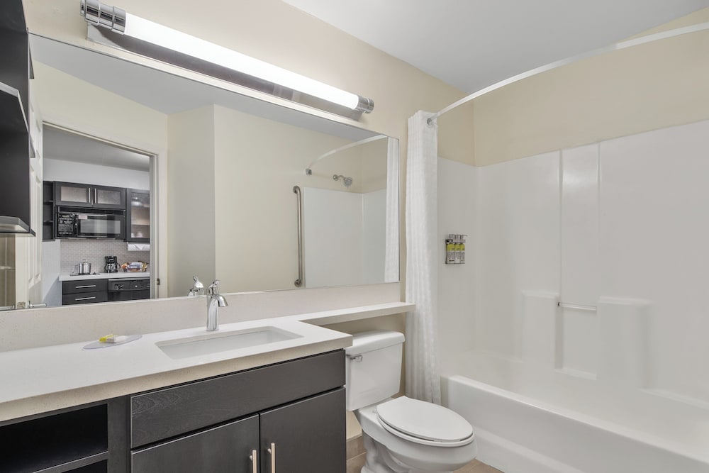 Candlewood Suites Huntersville Lake Norman Area 66/69