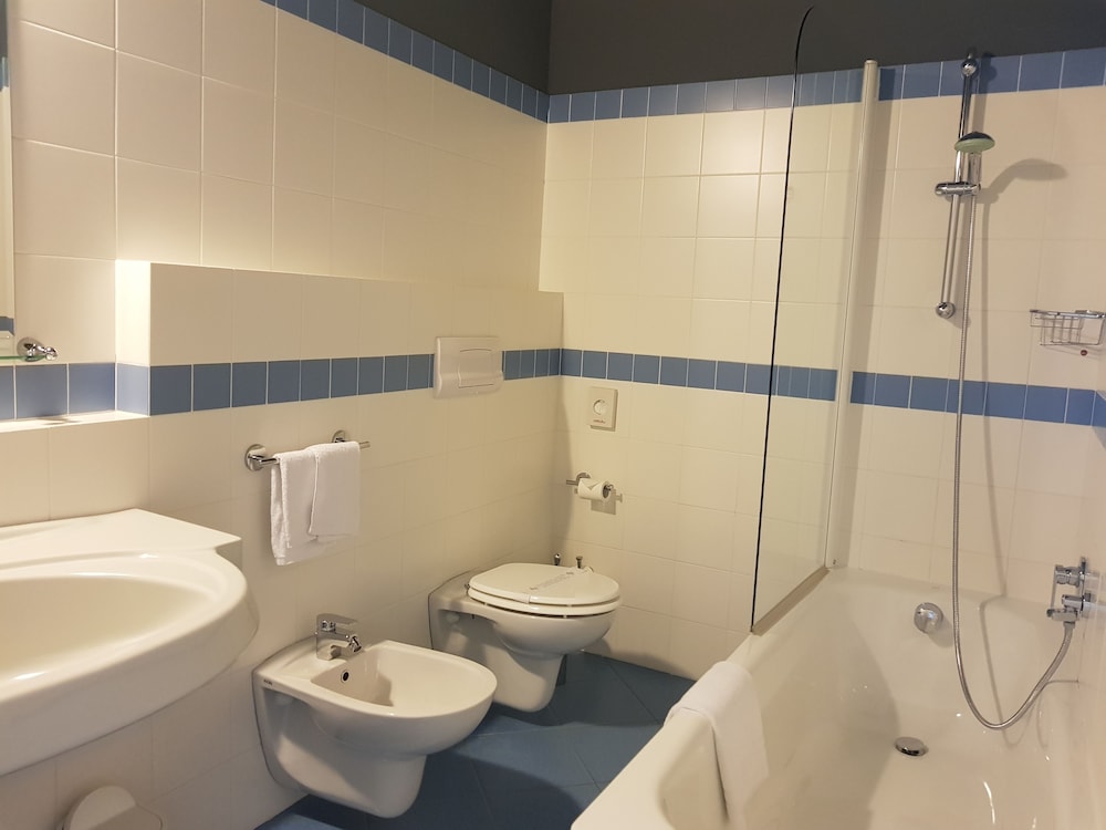 B&B HOTEL Mantova Cristallo 16/48