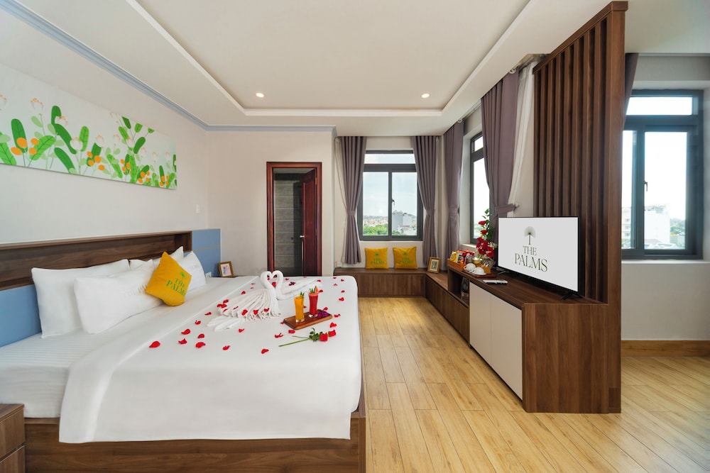 The Palms Hotel 17/55