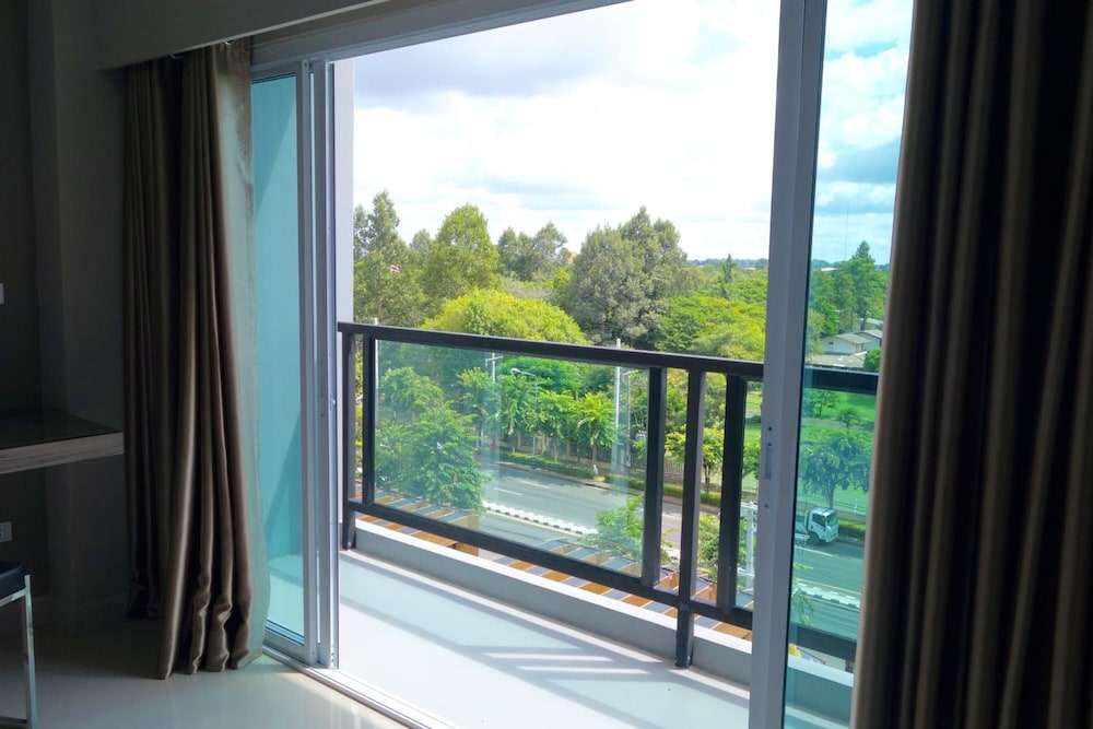 V Hotel Ubon Ratchathani 31/45