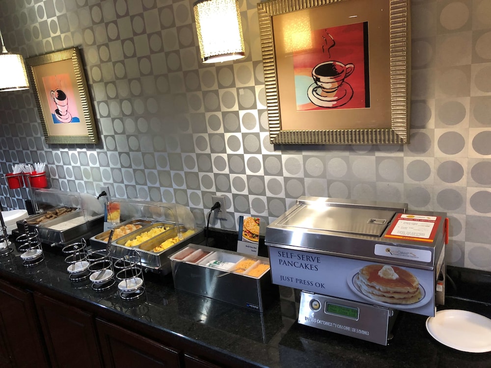 Best Western Plus Goodman Inn & Suites 28/31
